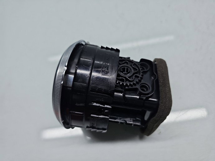 Grila aerisire centrala stanga AUDI A3 (8V1) [Fabr 2012-prezent] 8V0820901A