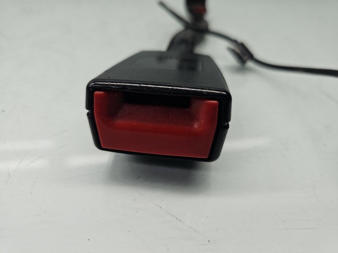Capsa centura dreapta fata Volkswagen Touran (1T3) [Fabr 2010-2015] 1T0857756C