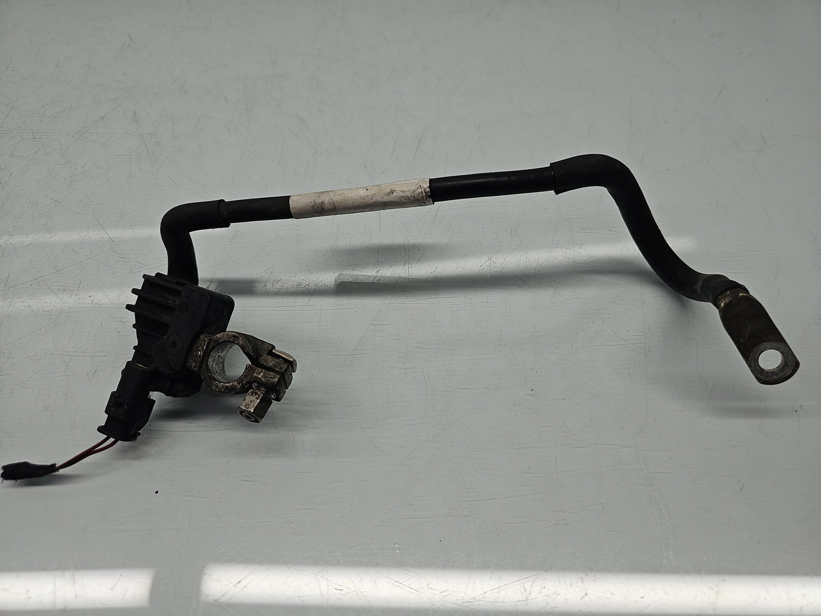 Borna baterie (-) Volkswagen Tiguan (5N) [Fabr 2007-2016] 1K0915181H