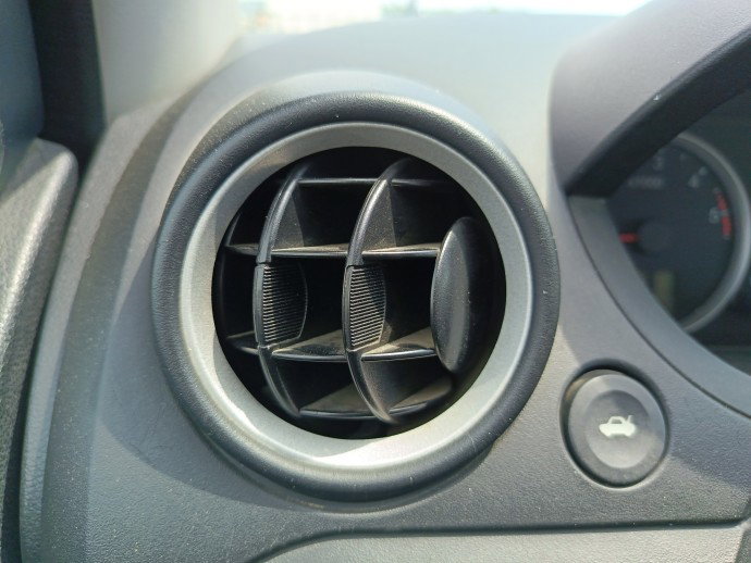 Grila aerisire stanga Ford Fiesta 5 [Fabr 2001-2010] OEM