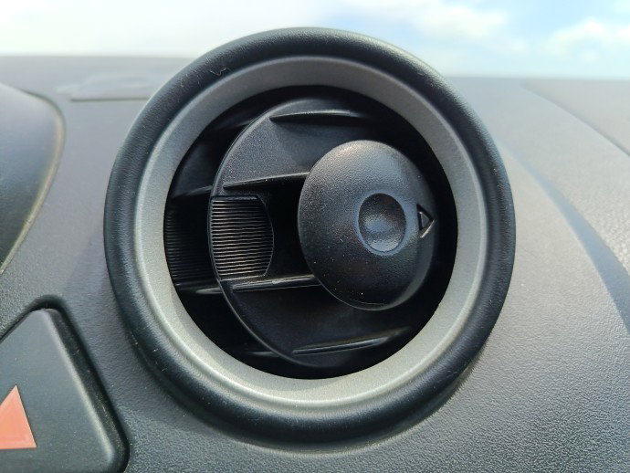 Grila aerisire centrala dreapta Ford Fiesta 5 [Fabr 2001-2010] OEM