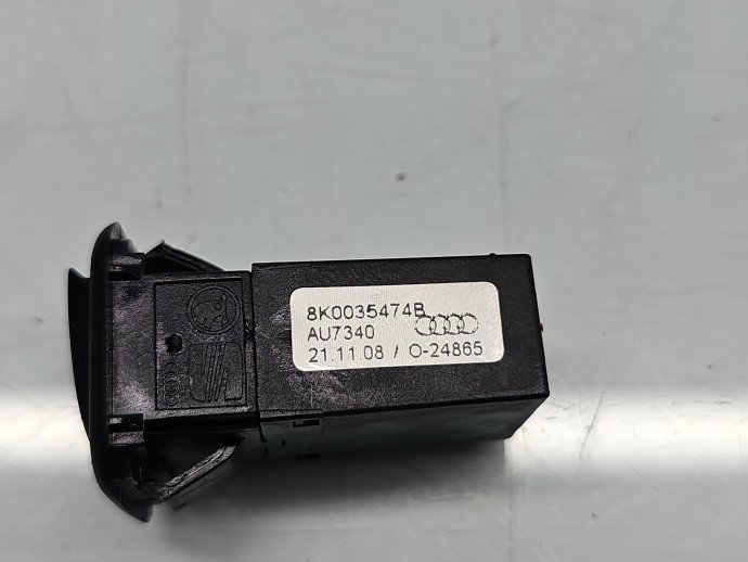 Conector auxiliar USB AUDI A5 (8T3) [Fabr 2007-2015] 8K0035474B