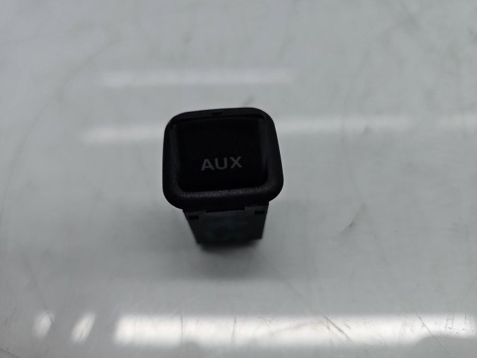 Conector auxiliar USB AUDI A5 (8T3) [Fabr 2007-2015] 8K0035474B