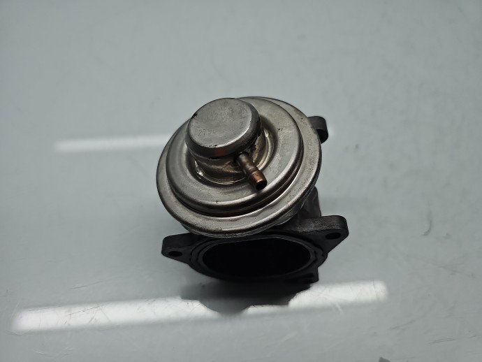 Supapa EGR Volkswagen Touran (1T1, 1T2) [Fabr 2003-2010] 038131501AN 2.0 TDI BKD 103KW / 140CP
