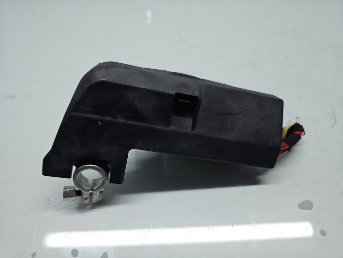 Borna baterie (+) cu capsa AUDI A4 (8K2, B8) [Fabr 2008-2015] 8J0915459