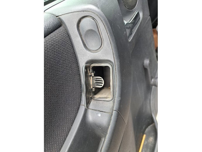 Scrumiera usa stanga spate Opel Zafira A (F75) [Fabr 1999-2005] OEM