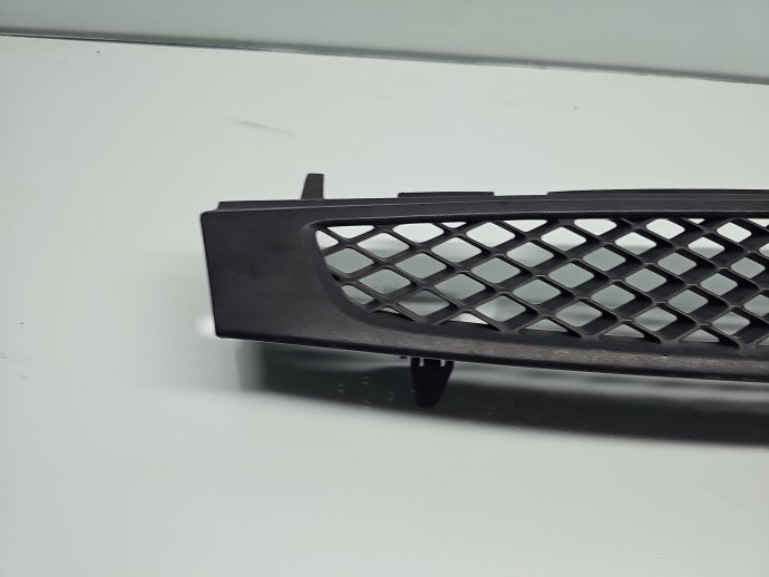 Grila bara fata Ford Fiesta 5 [Fabr 2001-2010] Hatchback  2S61-8200-AGW