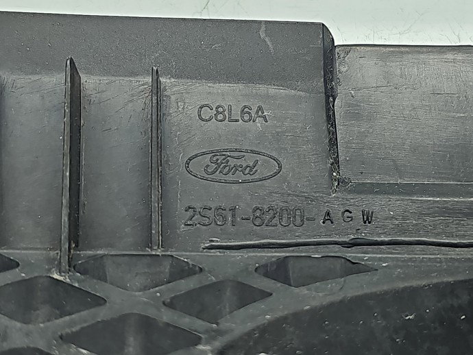 Grila bara fata Ford Fiesta 5 [Fabr 2001-2010] Hatchback  2S61-8200-AGW