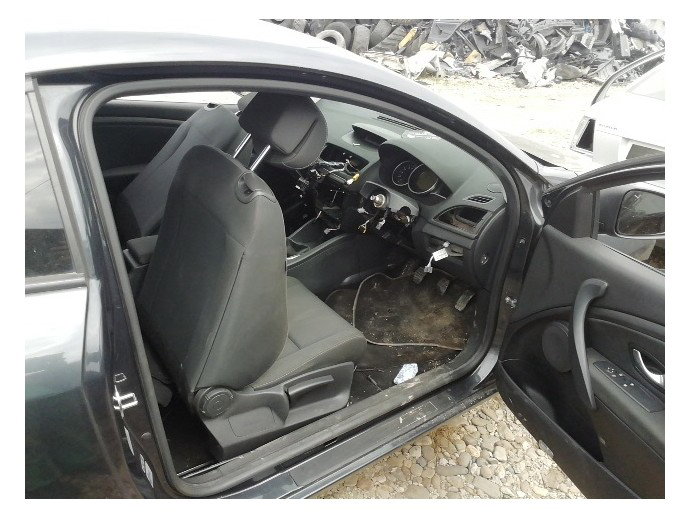 Cheder usa dreapta Renault Megane 3 Coupe 1.6 benz K4M OEM 2010-2015