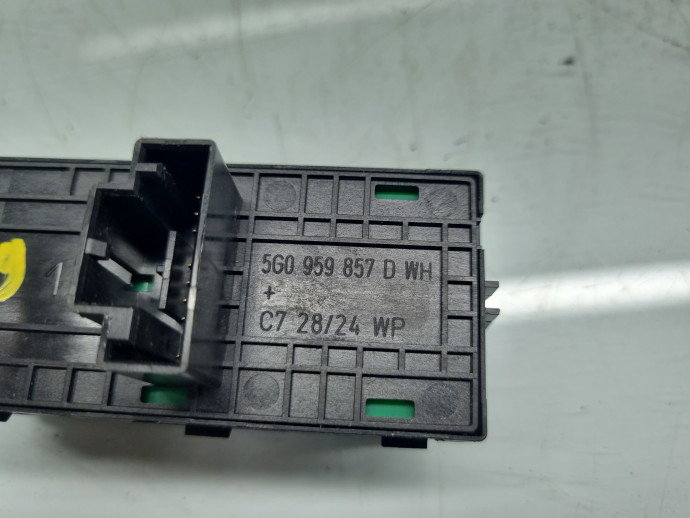 Butoane comanda geamuri sofer Volkswagen Golf 7 (5G) [Fabr 2014-prezent] 5G0959857D