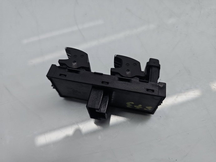 Butoane comanda geamuri sofer Volkswagen Passat B8 (3G2) [Fabr 2015-prezent] 5G0959857C