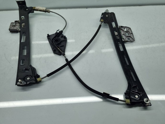 Macara electrica geam stanga fata Volkswagen Passat CC (358) [Fabr 2012-2016] Coupe Facelift 3C8837461J