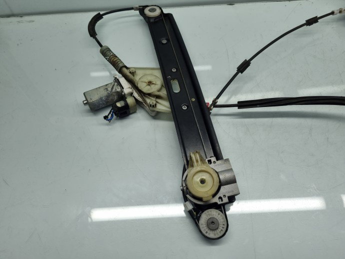 Macara electrica geam dreapta fata Bmw 1 (E88) [Fabr 2008-2013] Cabrio Pachet M 6978846