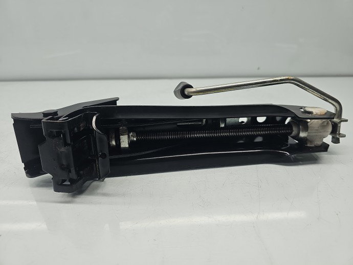 Cric Volkswagen Golf 6 (5K1) [Fabr 2009-2013] 1K0011031T