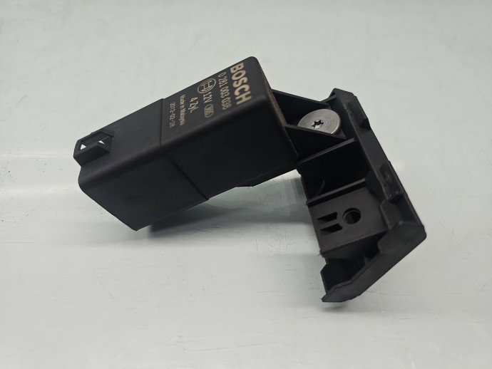 Releu Volkswagen Golf 6 (5K1) [Fabr 2009-2013] 038907281D