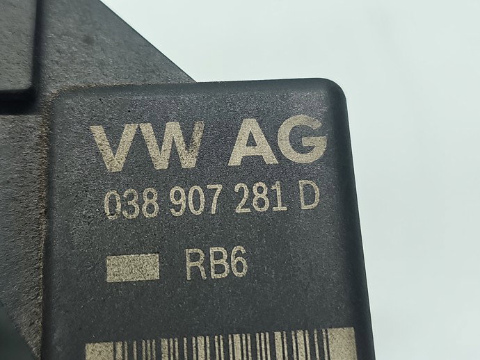 Releu Volkswagen Golf 6 (5K1) [Fabr 2009-2013] 038907281D