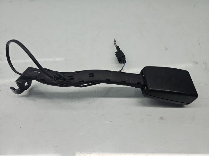 Capsa centura dreapta fata Volkswagen Golf 6 (5K1) [Fabr 2009-2013] 1K4857756T