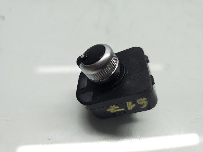 Buton reglaj oglinzi AUDI A6 (4G2, C7) [Fabr 2012-2017] 8J0959565B