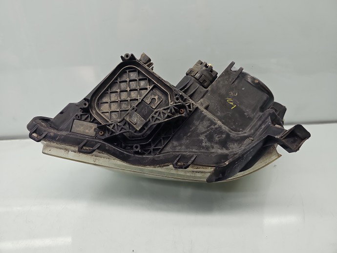 Far dreapta Toyota Avensis II (T25) [Fabr 2002-2008] Berlina OEM