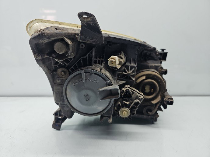 Far stanga Toyota Avensis II (T25) [Fabr 2002-2008] Berlina OEM