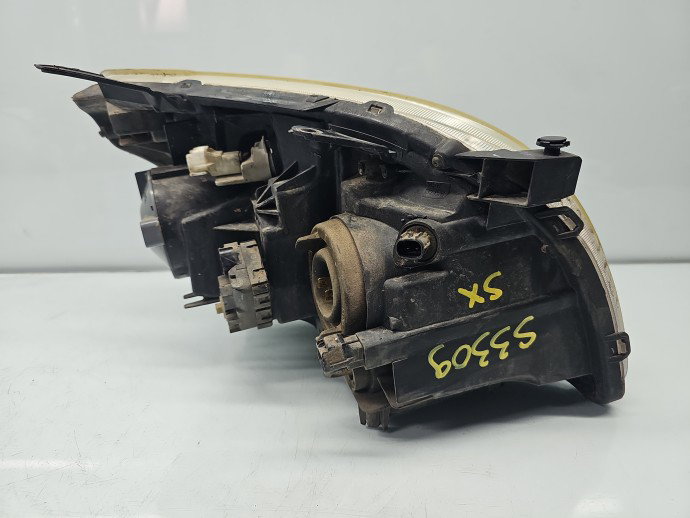 Far stanga Toyota Avensis II (T25) [Fabr 2002-2008] Berlina OEM