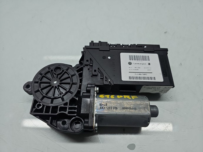 Motoras geam dreapta fata Volkswagen Touareg (7LA, 7L6) [Fabr 2003-2010] R-line 7L0959793D