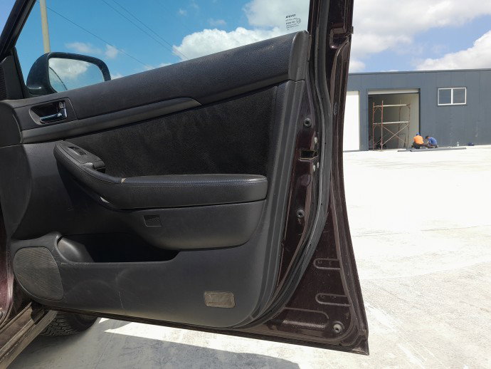 Usa dreapta fata Toyota Avensis II (T25) [Fabr 2002-2008] Berlina ROSU
