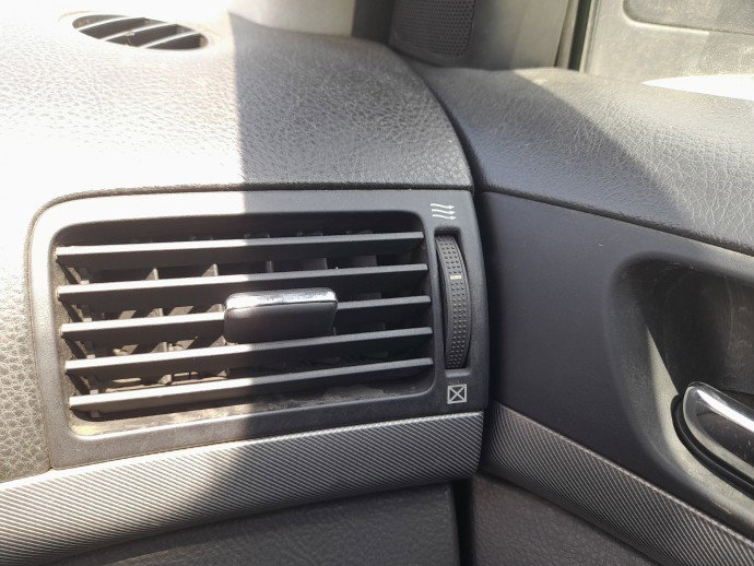 Grila aerisire dreapta Toyota Avensis II (T25) [Fabr 2002-2008]