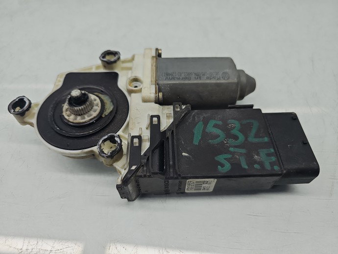 Motoras geam stanga fata Volkswagen Golf 4 Variant (1J5) [Fabr 1999-2005] 1J1959801C