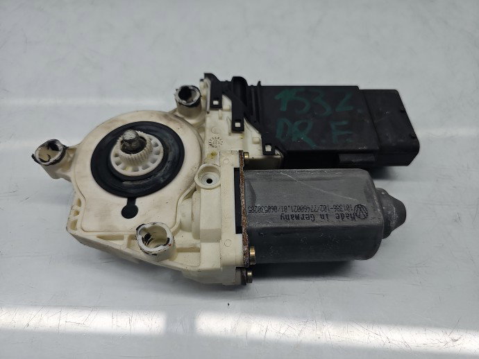 Motoras geam dreapta fata Volkswagen Golf 4 Variant (1J5) [Fabr 1999-2005] 1C1959802A