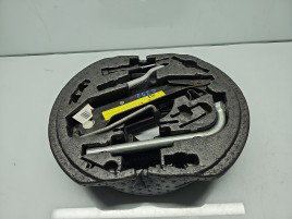 Set cric si cheie Volkswagen Golf 7 (5G) [Fabr 2014-prezent] OEM