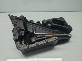 Set cric si cheie Volkswagen Touareg (7LA, 7L6) [Fabr 2003-2010] OEM