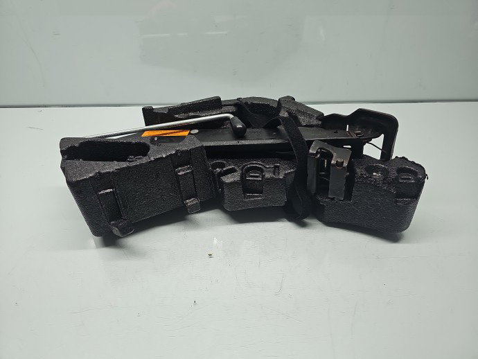 Set cric si cheie Volkswagen Touareg (7LA, 7L6) [Fabr 2003-2010] OEM