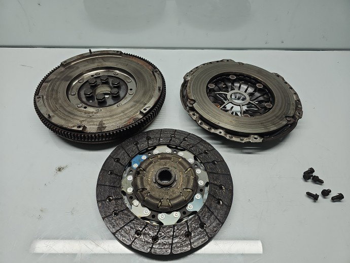 Kit ambreiaj volanta masa dubla AUDI A3 (8P1) [Fabr 2003-2012] 2.0 TDI CBBB OEM 125KW / 170CP