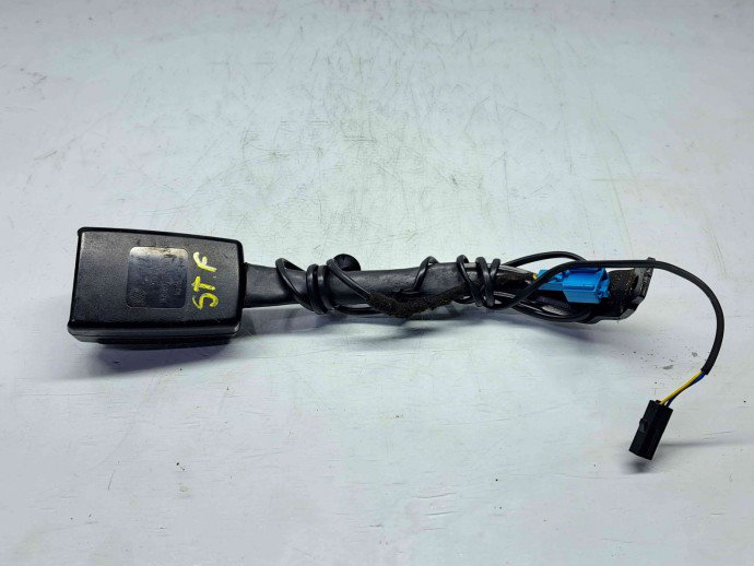  Capsa centura stanga fata Volkswagen Passat B7 (362) [Fabr 2010-2014] 1K8857755D