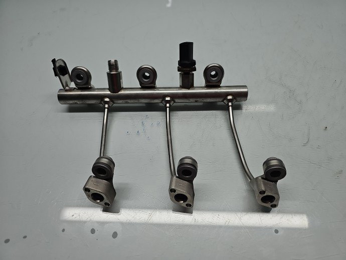 Rampa injectoare Opel Astra K [Fabr 2015-2022] 55492823 1.0 Benz B10XFL 77KW / 105CP