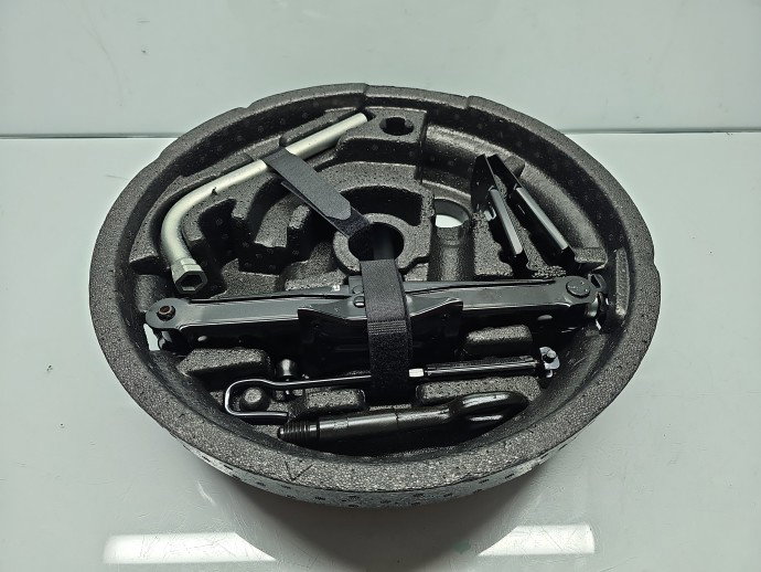 Set cric si cheie AUDI Q2 (GAB) [ Fabr 2016-prezent] OEM