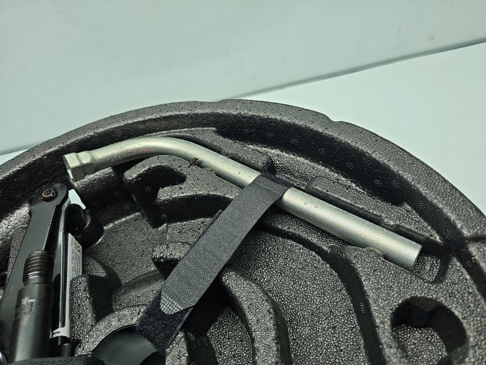 Set cric si cheie AUDI Q2 (GAB) [ Fabr 2016-prezent] OEM