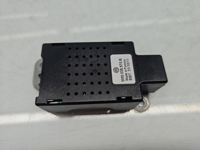 Amplificator antena Volkswagen Golf 6 (5K1) [Fabr 2009-2013] 5M0035570B