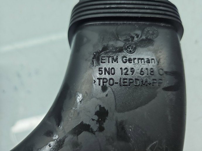 Tub admisie aer Volkswagen Tiguan (5N) [Fabr 2007-2016] 5N0129618C 2.0 TDI CFFB 103KW / 140CP