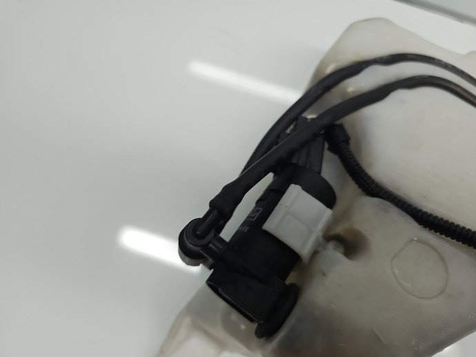 Vas lichid parbriz Ford Kuga I [Fabr 2008-2012] 3M51-13K163-AC