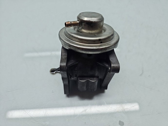 Supapa EGR Volkswagen Passat B6 (3C2) [Fabr 2005-2010] 038131501AN 2.0 TDI BKD 103KW / 140CP