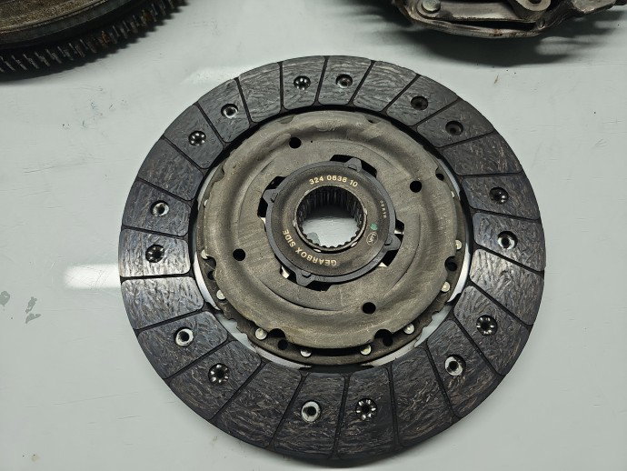 Kit ambreiaj volanta masa dubla Bmw 3 (E90) [Fabr 2005-2011] 2.0 N47D20 OEM 135KW / 184CP