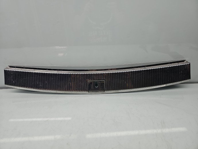 Ornament portbagaj Volkswagen Touareg (7LA, 7L6) [Fabr 2003-2010] R-line 7L6863459H