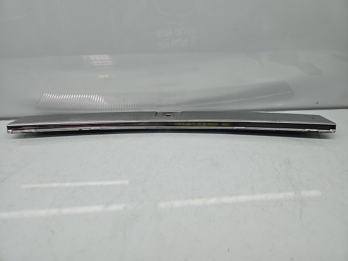 Ornament portbagaj Volkswagen Touareg (7LA, 7L6) [Fabr 2003-2010] R-line 7L6863459H