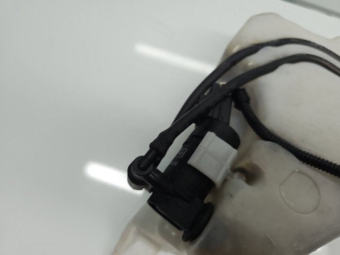 Vas lichid parbriz Ford Focus 2 (DA) [Fabr 2004-2012] 3M51-13K163-AC