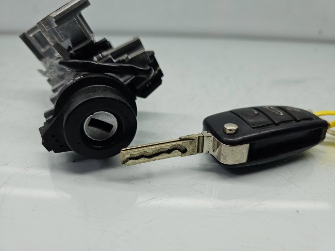 Contact cu cheie Skoda Octavia 2 (1Z3) [Fabr 2004-2013] 1K0905865 2.0 TDI CBBB125KW / 170CP