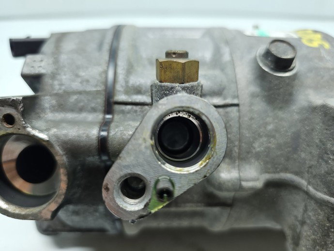 Compresor clima Volkswagen Golf 6 (5K1) [Fabr 2009-2013] 1K0820808B 1.6 TDI CAYC 77KW / 105CP