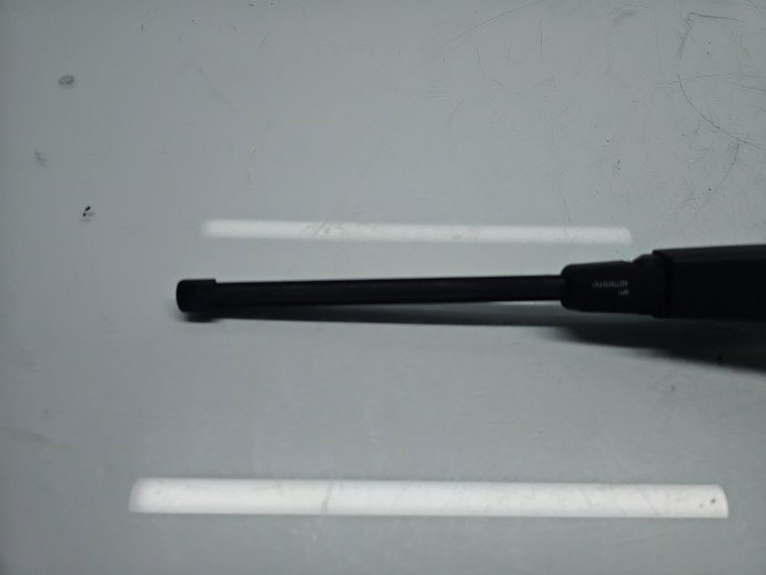 Brat stergator haion Volkswagen Touareg (7LA, 7L6) [Fabr 2003-2010] OEM
