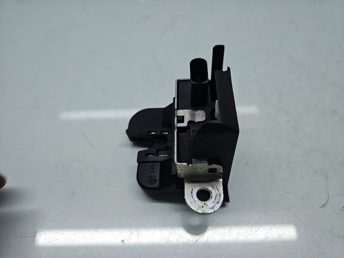 Broasca haion Seat Leon (5F1) [Fabr 2012-2018] Hatchback 5F4827505D